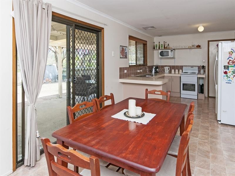 11 Tamatea Drive, Bellbird Park QLD 4300