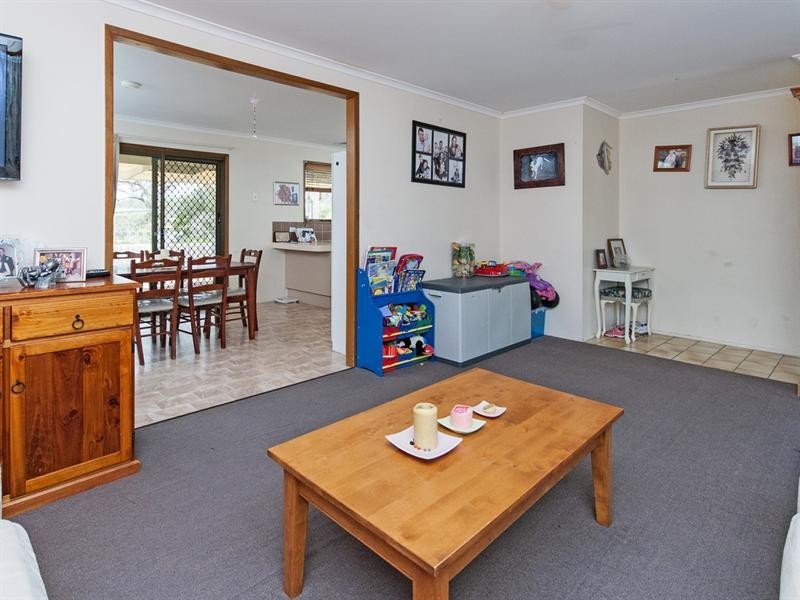 11 Tamatea Drive, Bellbird Park QLD 4300