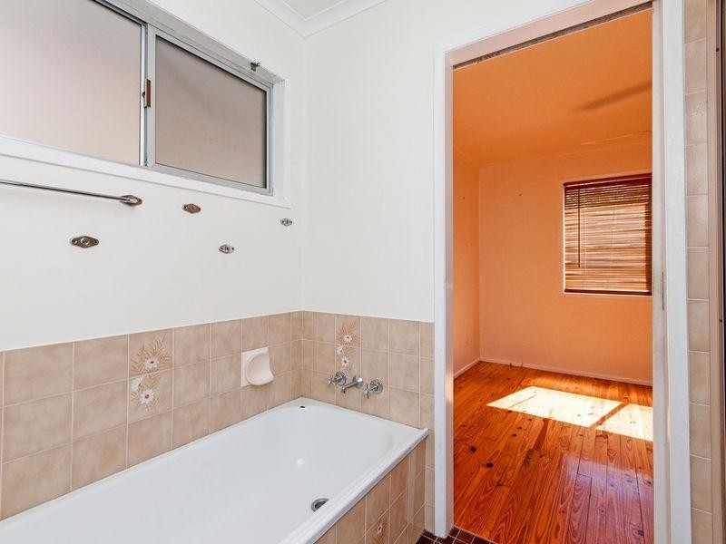 2 Toni Court, Redbank Plains QLD 4301