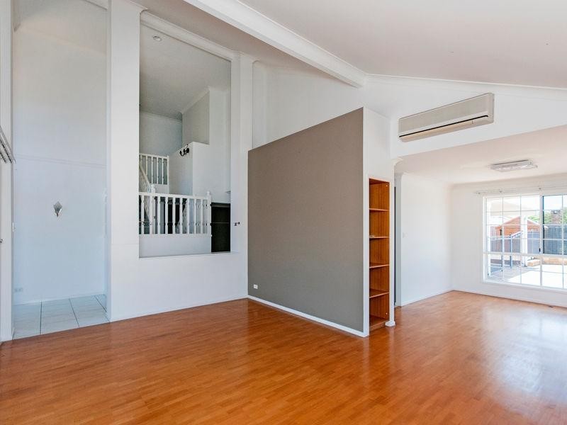 9 Vincent Place, Sinnamon Park QLD 4073