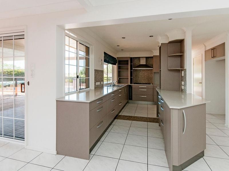 9 Vincent Place, Sinnamon Park QLD 4073