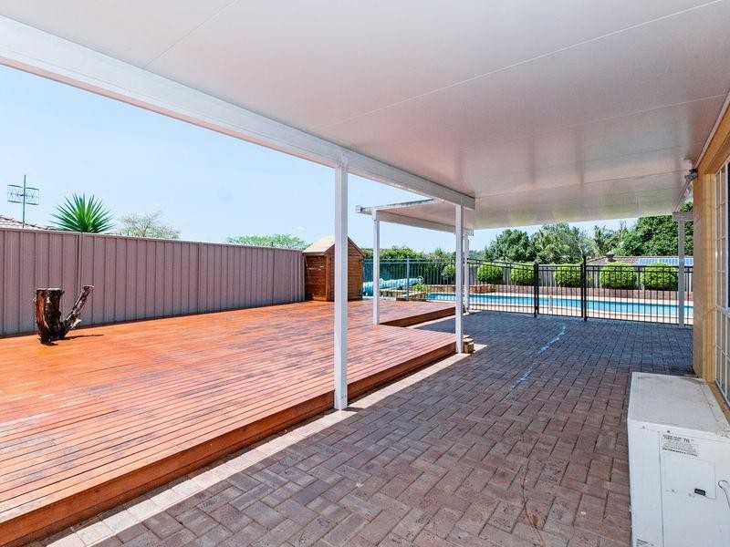 9 Vincent Place, Sinnamon Park QLD 4073