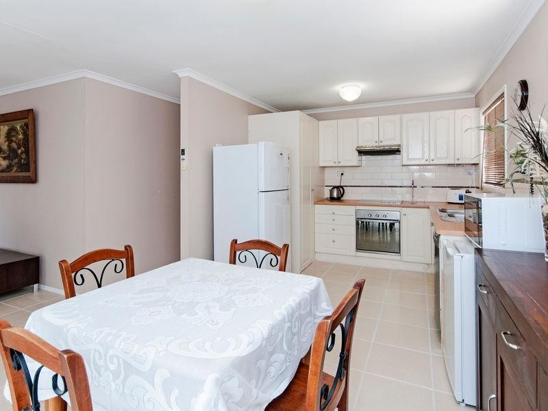 8 Surrey Road, Bellbird Park QLD 4300