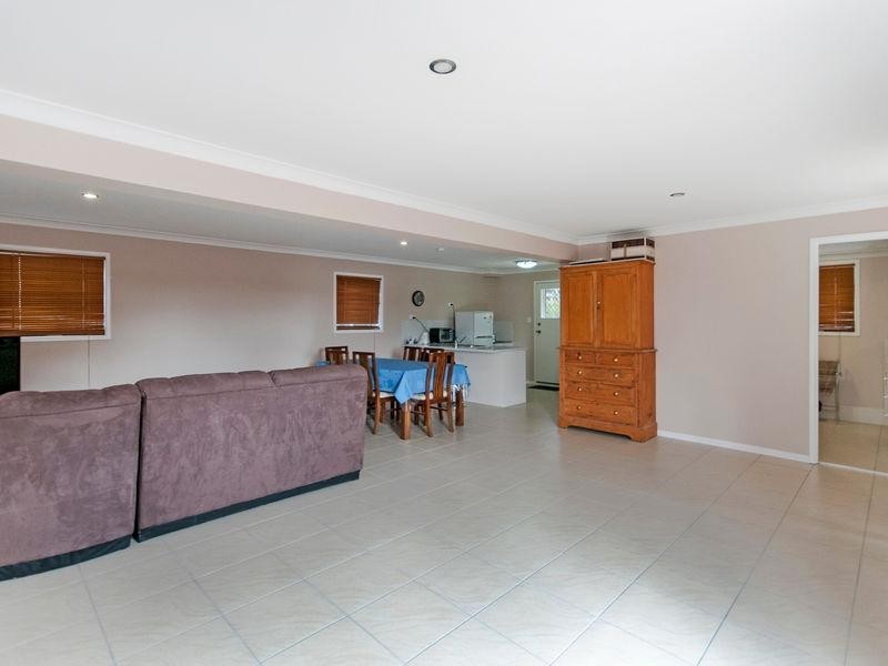 8 Surrey Road, Bellbird Park QLD 4300