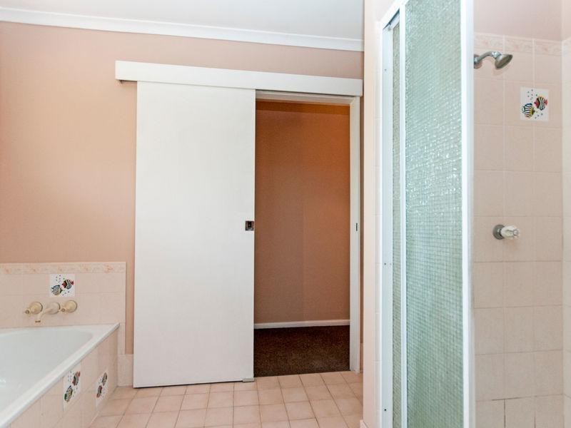 16 Buttler Street, Bellbird Park QLD 4300