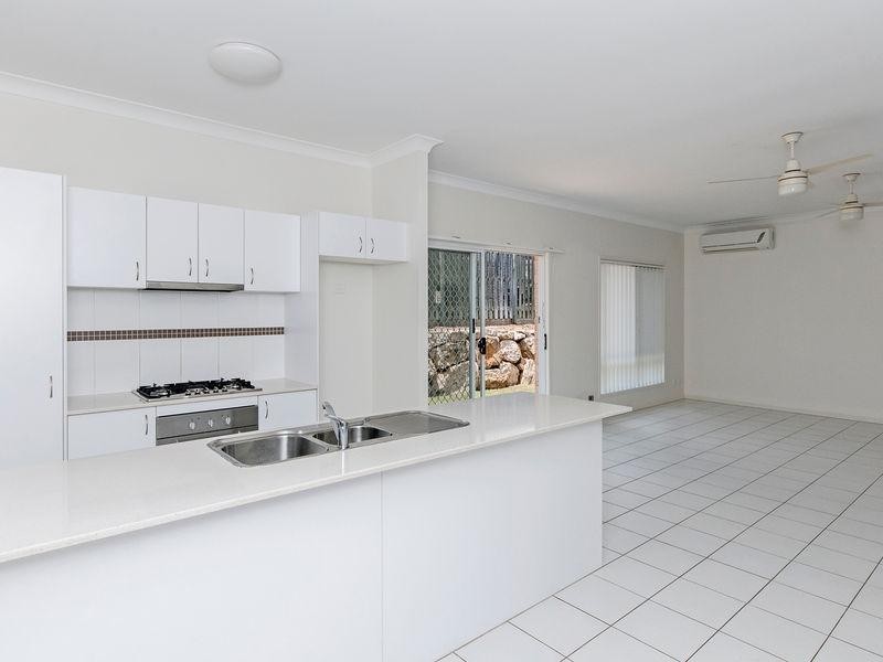 3 Reynolds Close, Redbank Plains QLD 4301