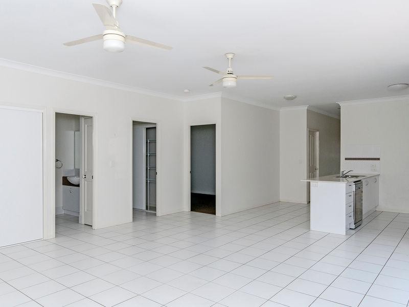 3 Reynolds Close, Redbank Plains QLD 4301