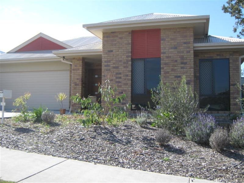 39 Sutherland Crescent, Goodna QLD 4300
