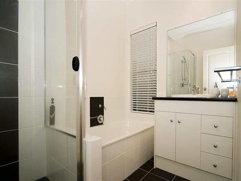 39 Sutherland Crescent, Goodna QLD 4300