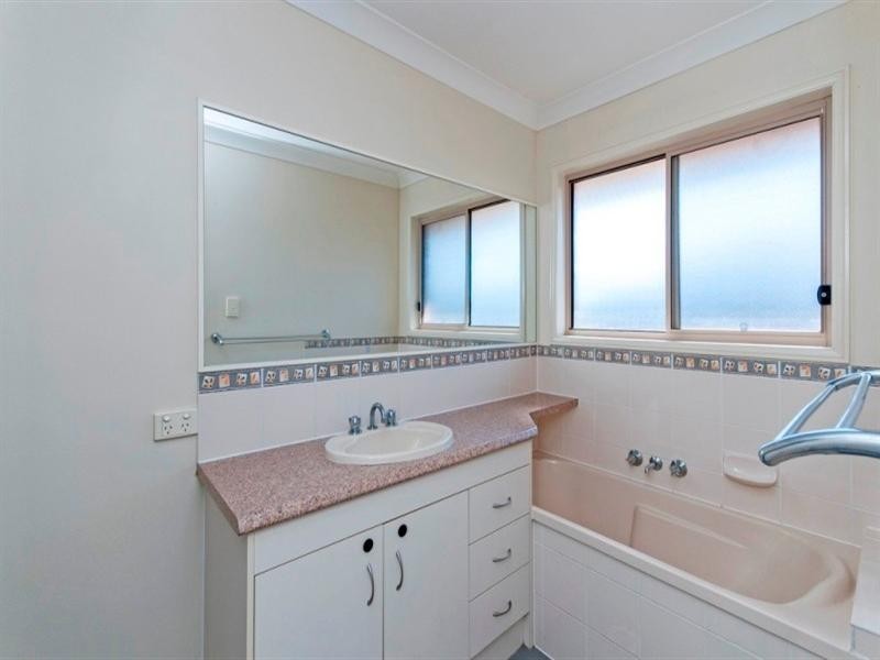 8 Moroney Court, Goodna QLD 4300