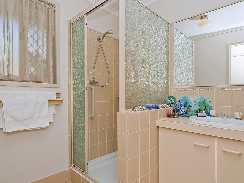 1/27 Henty Drive, Redbank Plains QLD 4301