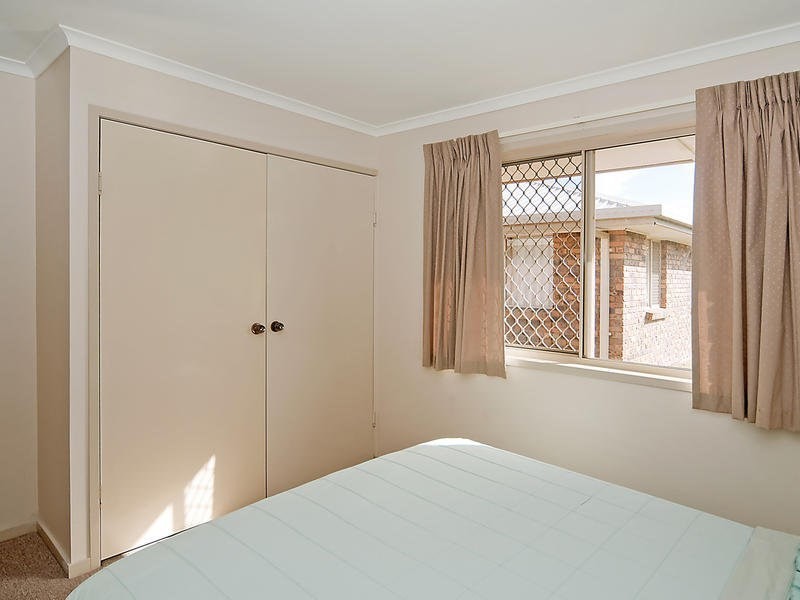 1/27 Henty Drive, Redbank Plains QLD 4301