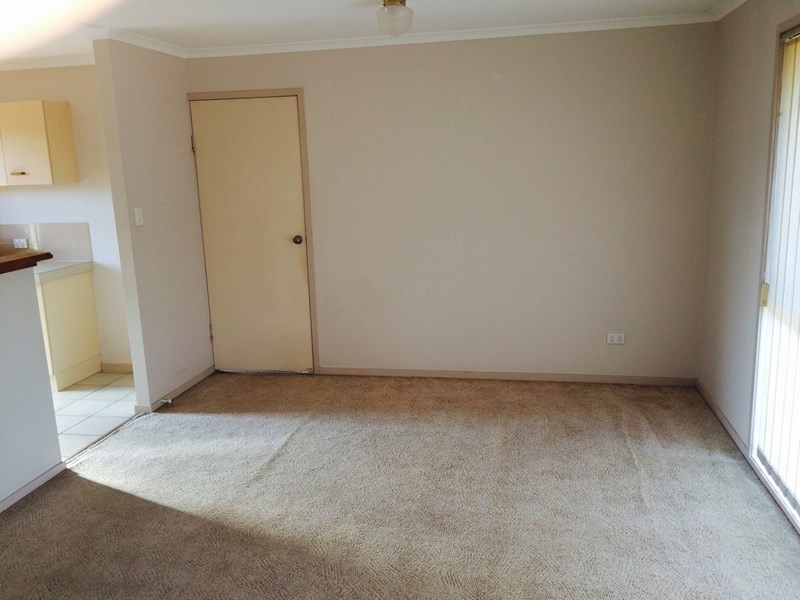1/27 Henty Drive, Redbank Plains QLD 4301