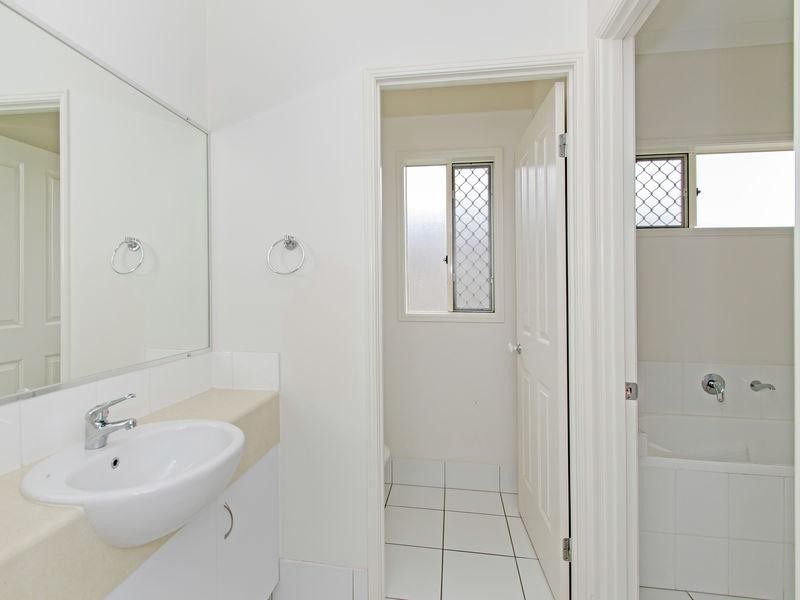 1 Wright Avenue, Redbank Plains QLD 4301