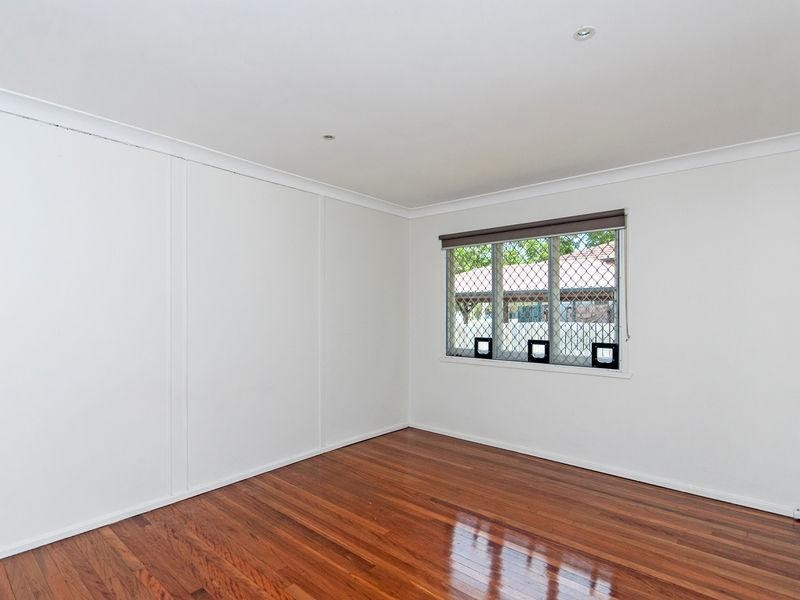 17 Overell Crescent, Riverview QLD 4303