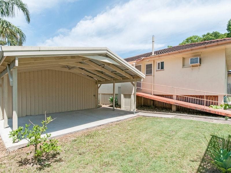 17 Overell Crescent, Riverview QLD 4303