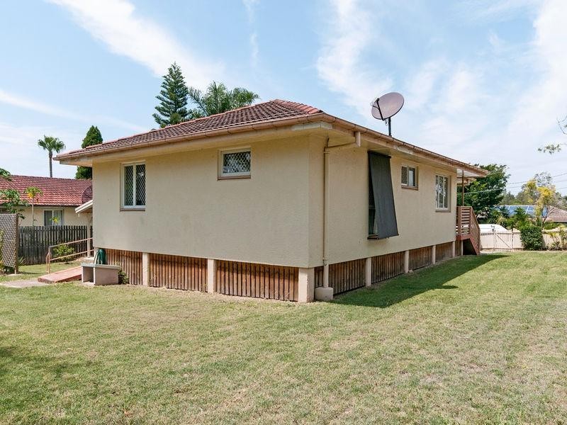 17 Overell Crescent, Riverview QLD 4303