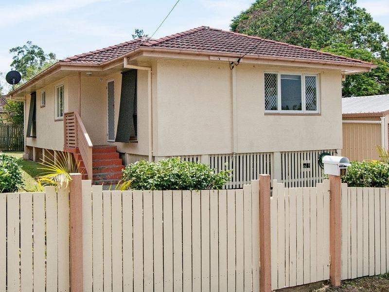 17 Overell Crescent, Riverview QLD 4303