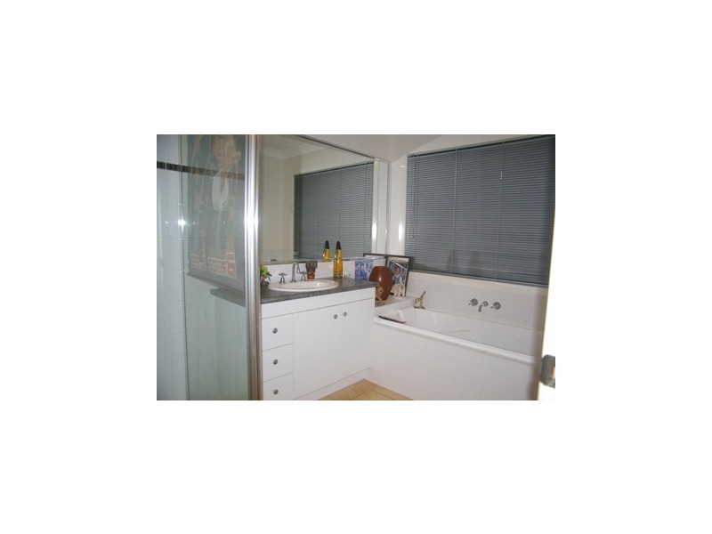 173 Lakeside Avenue, Springfield Lakes QLD 4300