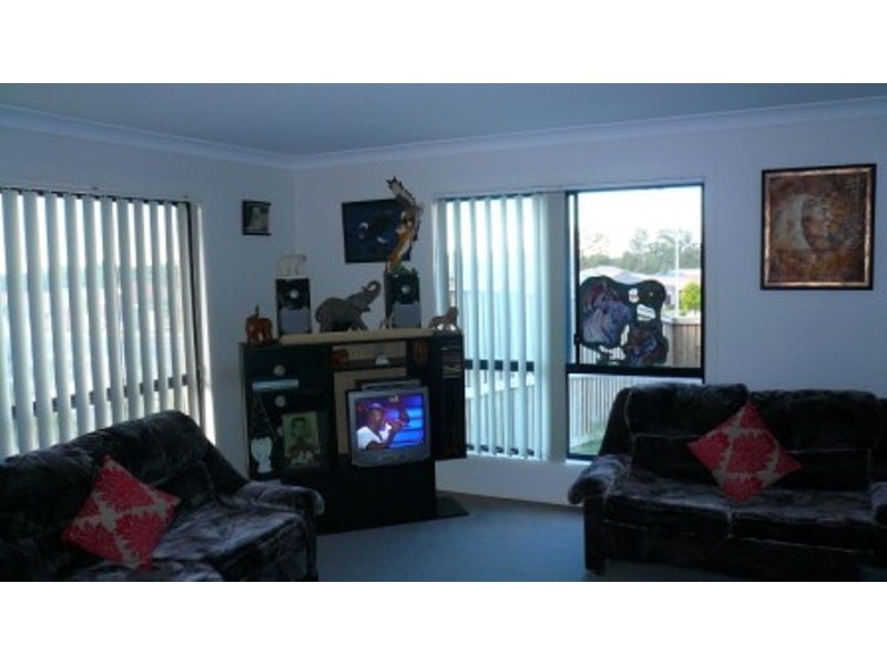 173 Lakeside Avenue, Springfield Lakes QLD 4300