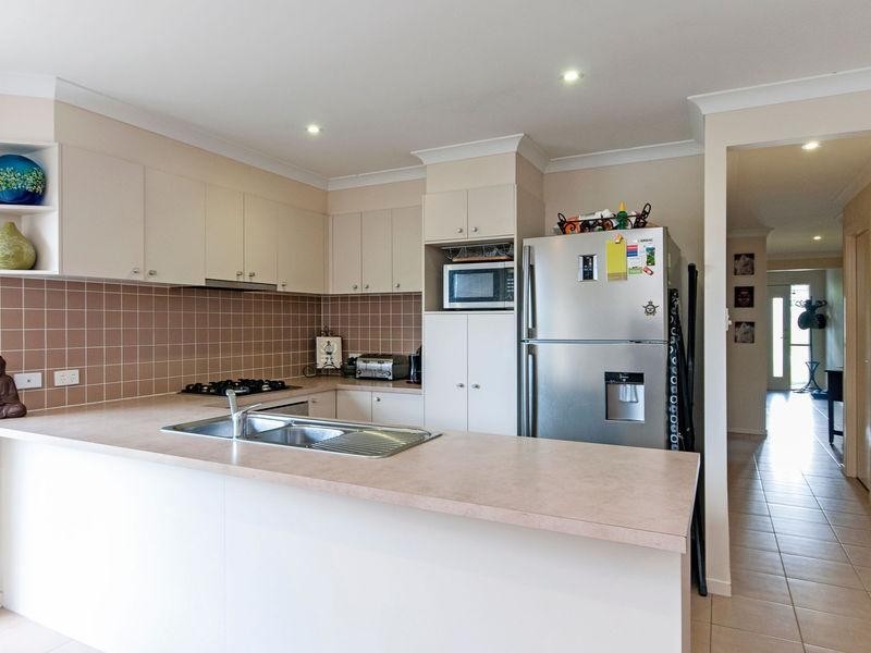 9 Shaun Street, Redbank Plains QLD 4301