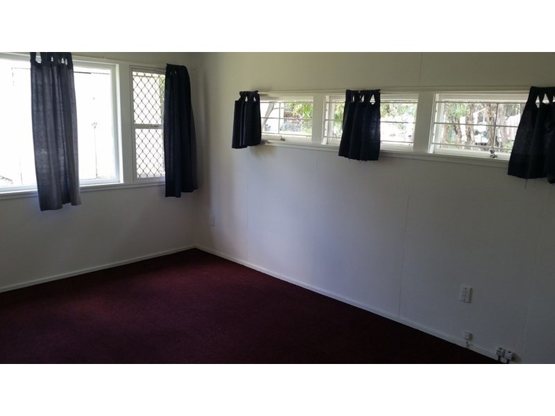 17 Brisbane Road, Redbank QLD 4301