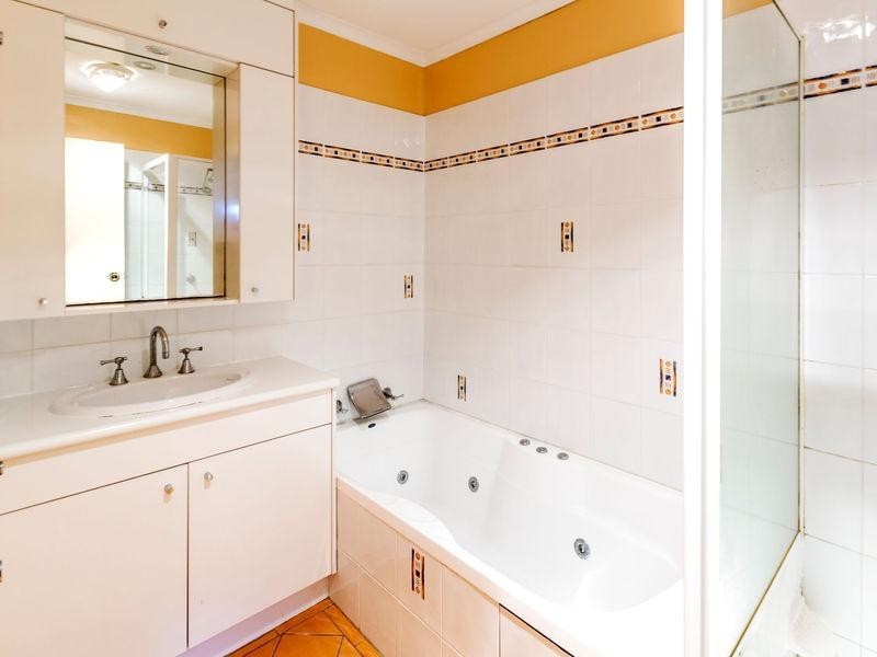 8 Coleen Court, Redbank Plains QLD 4301