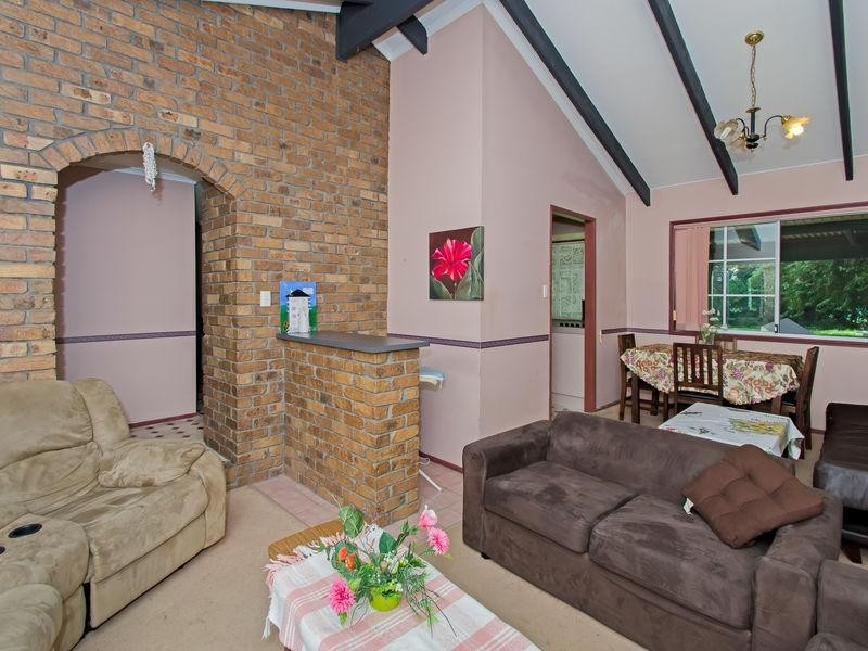 8 Somerfield Street, Redbank Plains QLD 4301