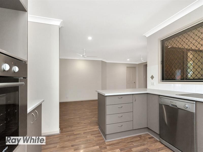 8 Eagles Crest, Goodna QLD 4300