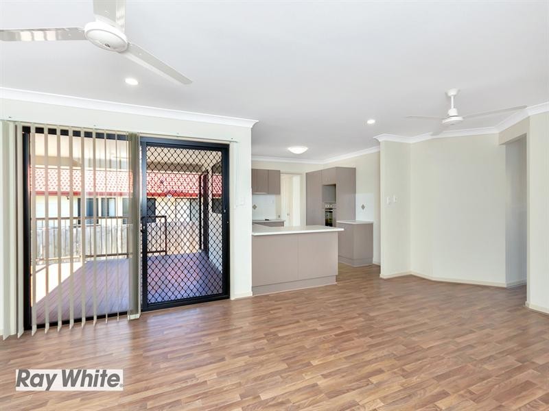8 Eagles Crest, Goodna QLD 4300