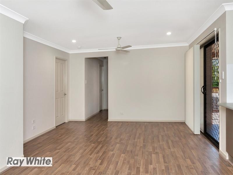 8 Eagles Crest, Goodna QLD 4300