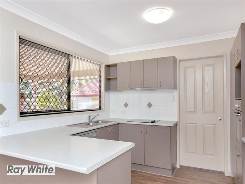 8 Eagles Crest, Goodna QLD 4300