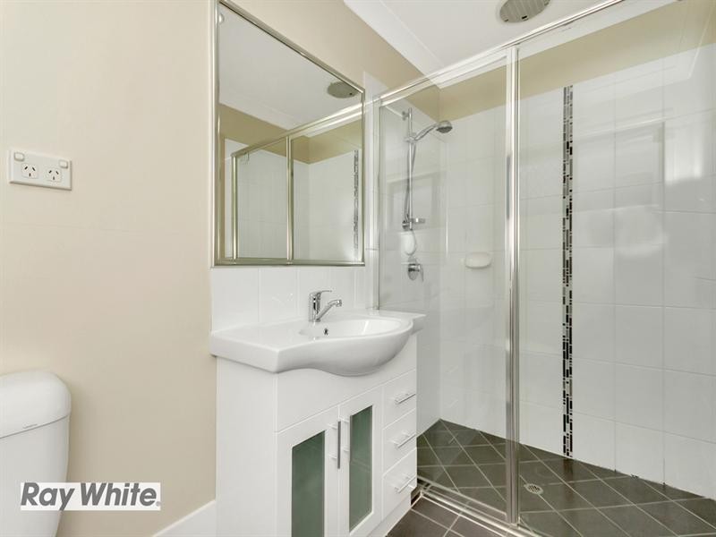 8 Eagles Crest, Goodna QLD 4300