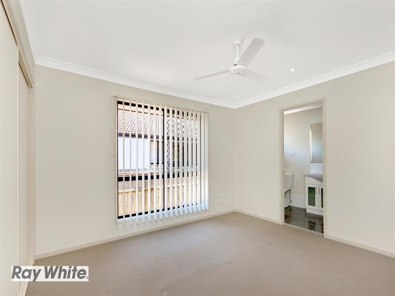8 Eagles Crest, Goodna QLD 4300