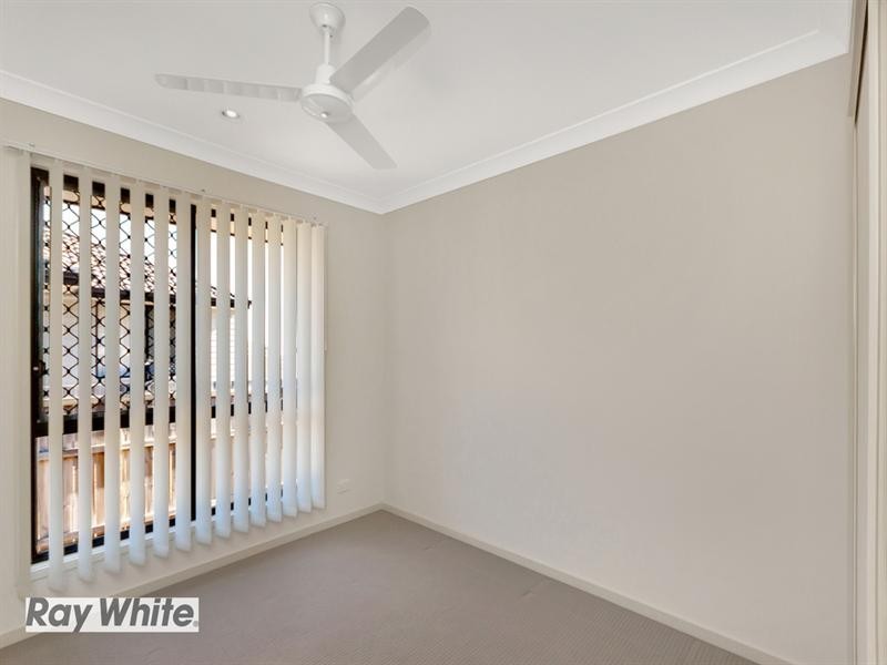 8 Eagles Crest, Goodna QLD 4300