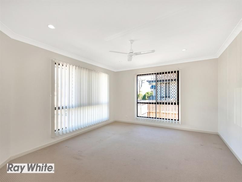 8 Eagles Crest, Goodna QLD 4300