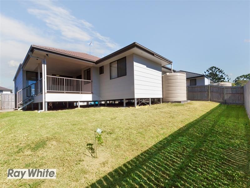 8 Eagles Crest, Goodna QLD 4300