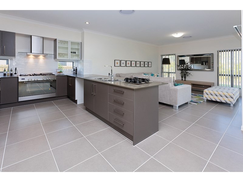16 Valentine Crescent, Augustine Heights QLD 4300