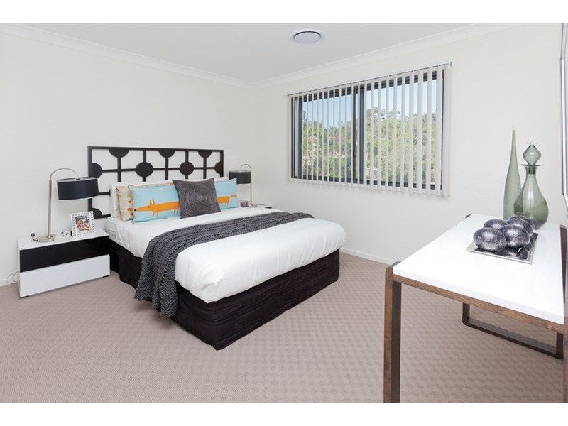 16 Valentine Crescent, Augustine Heights QLD 4300