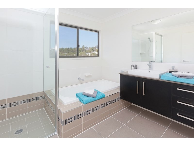 16 Valentine Crescent, Augustine Heights QLD 4300