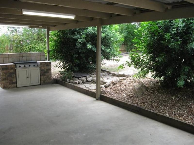 3 Petrie Close, Redbank Plains QLD 4301