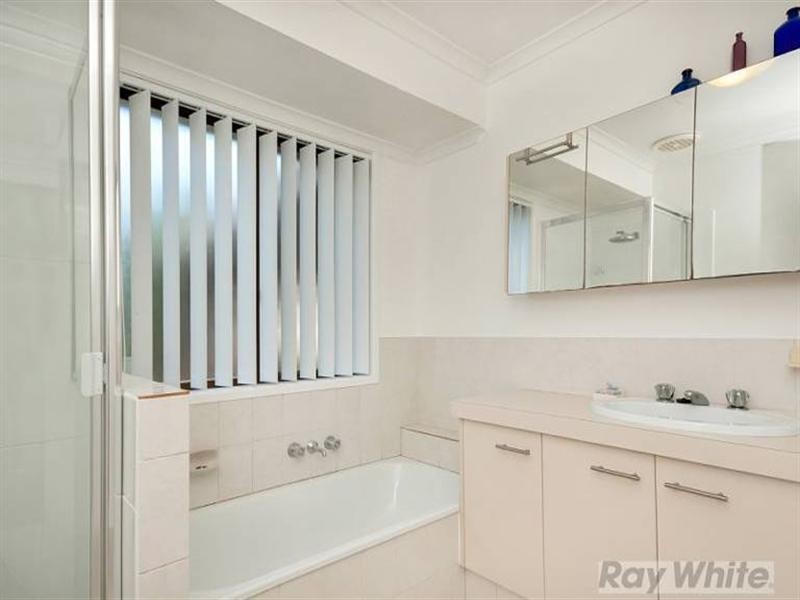 3 Petrie Close, Redbank Plains QLD 4301
