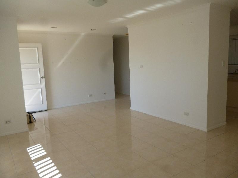 3 Petrie Close, Redbank Plains QLD 4301