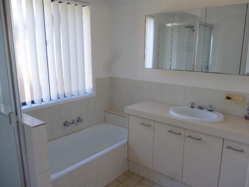 3 Petrie Close, Redbank Plains QLD 4301