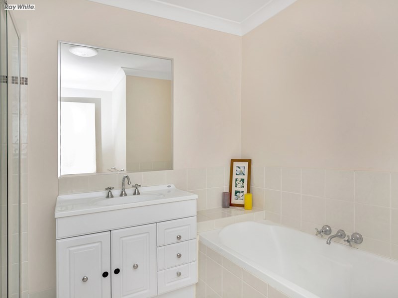 18A De Valera Street, Collingwood Park QLD 4301