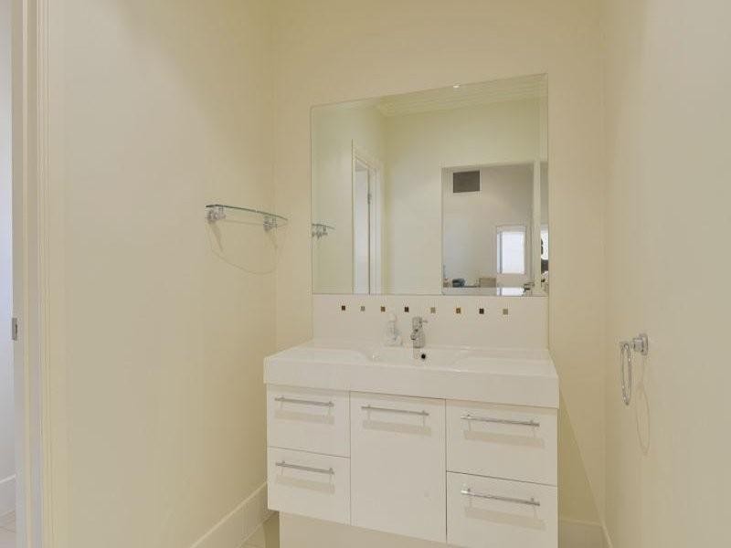 8 Eugene Street, Bellbird Park QLD 4300