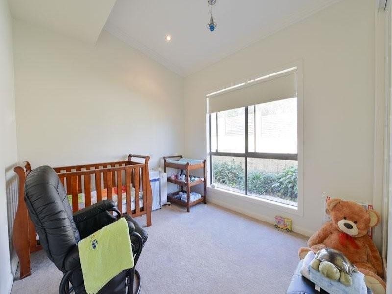 8 Eugene Street, Bellbird Park QLD 4300