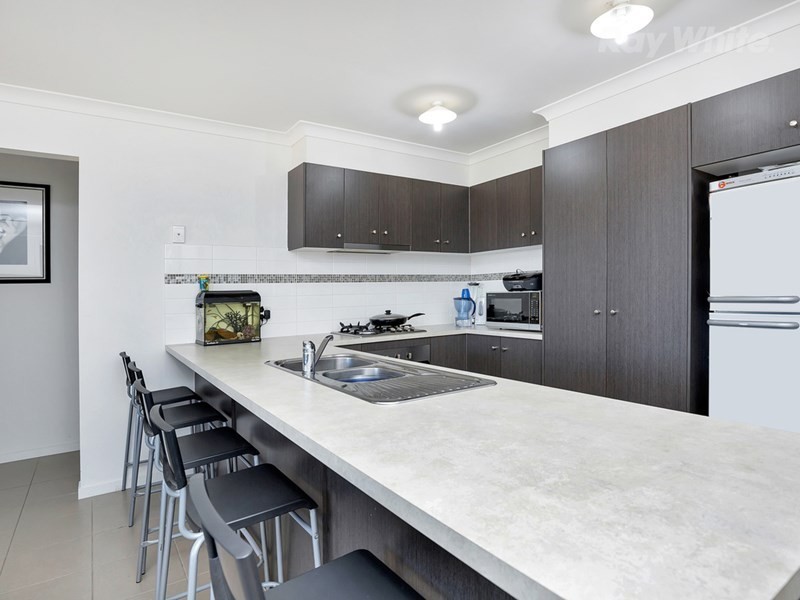 11 Pleasant Drive, Redbank Plains QLD 4301