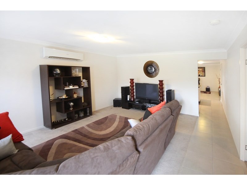 9 Tait Avenue, Redbank Plains QLD 4301
