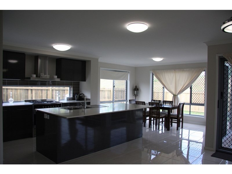 82 Tindle Street, Redbank Plains QLD 4301